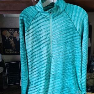COLD GEAR ACTIVEWEAR SIZE LARGE TOP